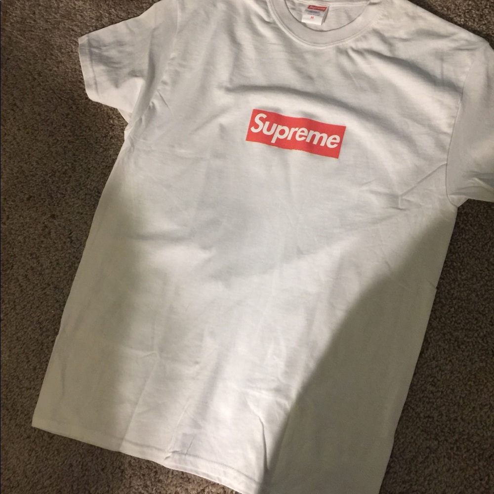 Supreme T-shirt